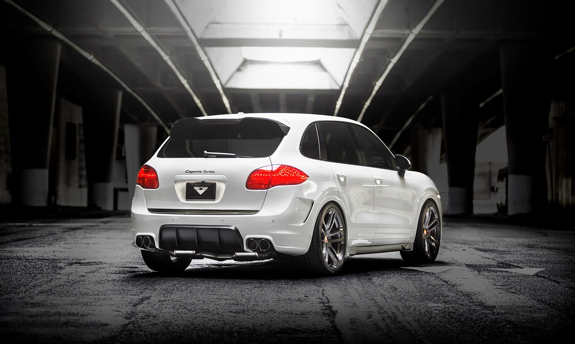 porsche v-ct edition cayenne turbo white rearside