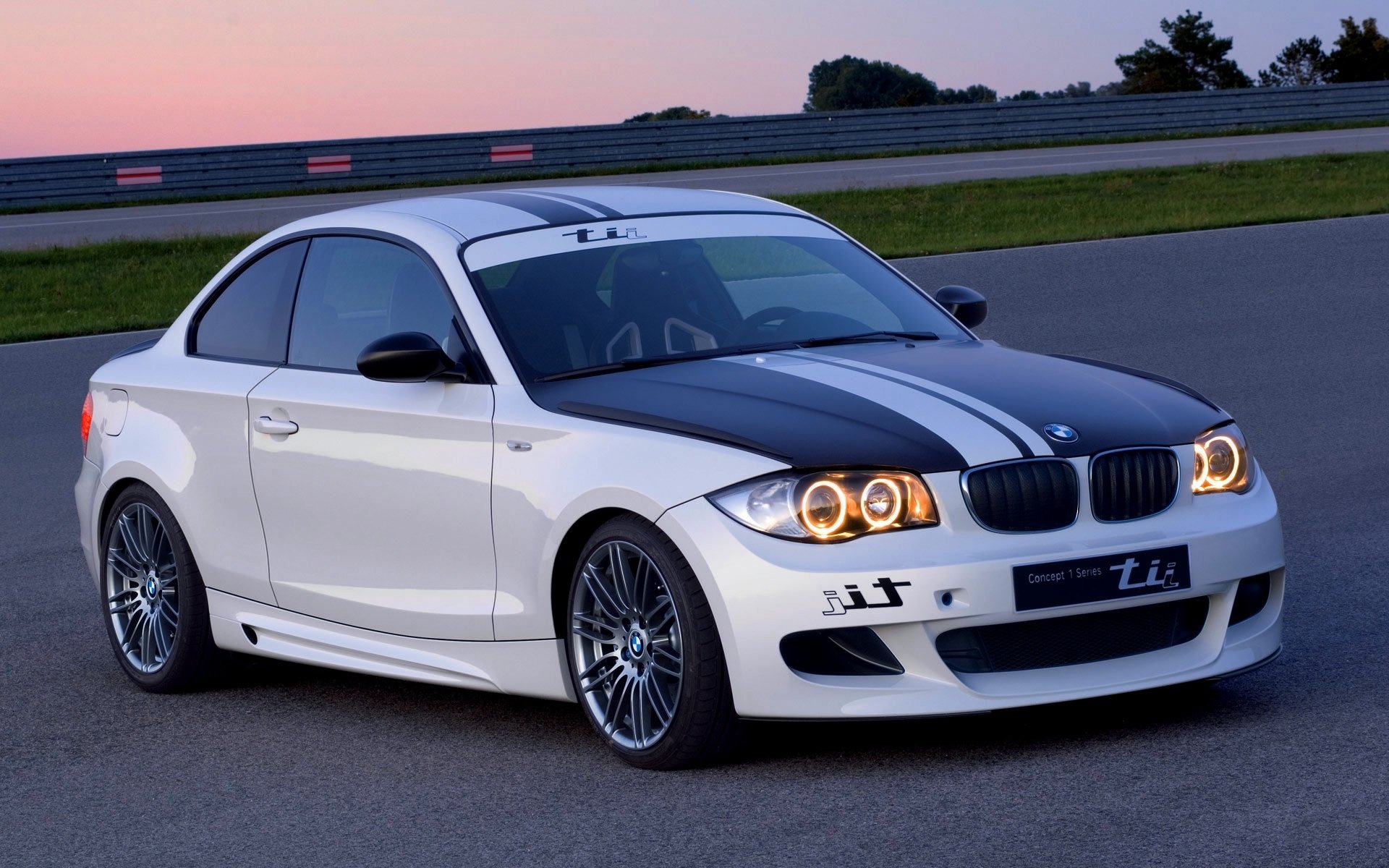 bmw 1 serie tii white concept front night