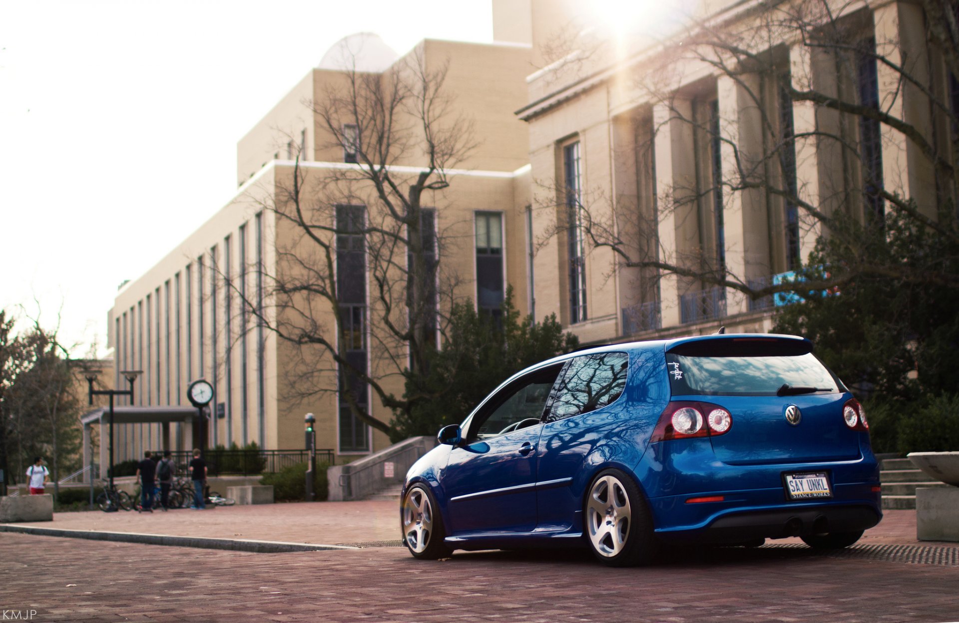 volkswagen golf r32 blue tuning town building
