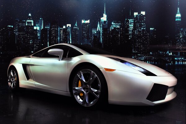 Lamborghini gallardo on the background of the night city