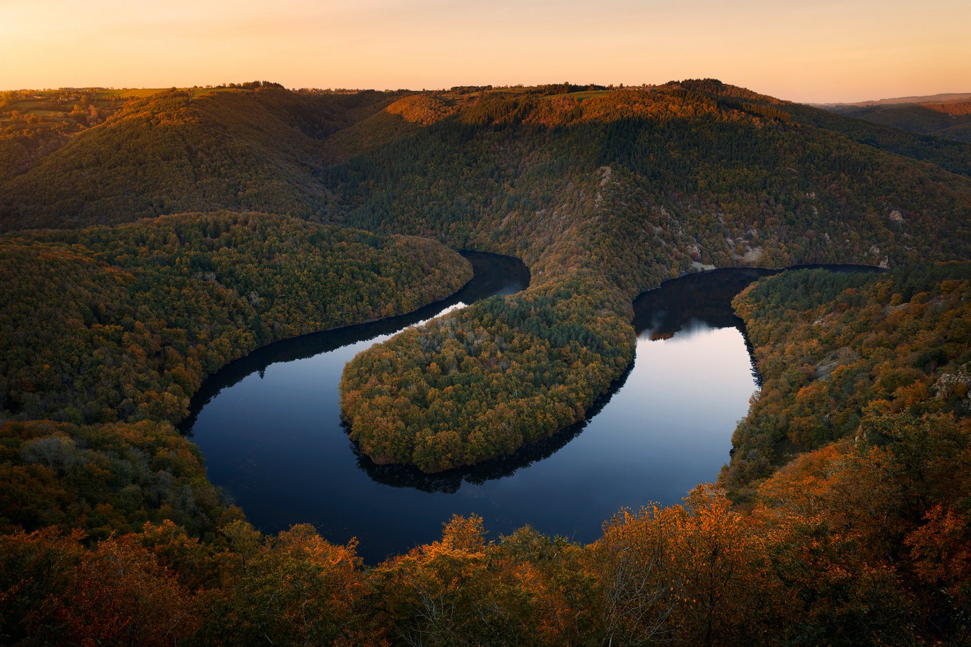 central france river sioule left tributary of the river allier autumn