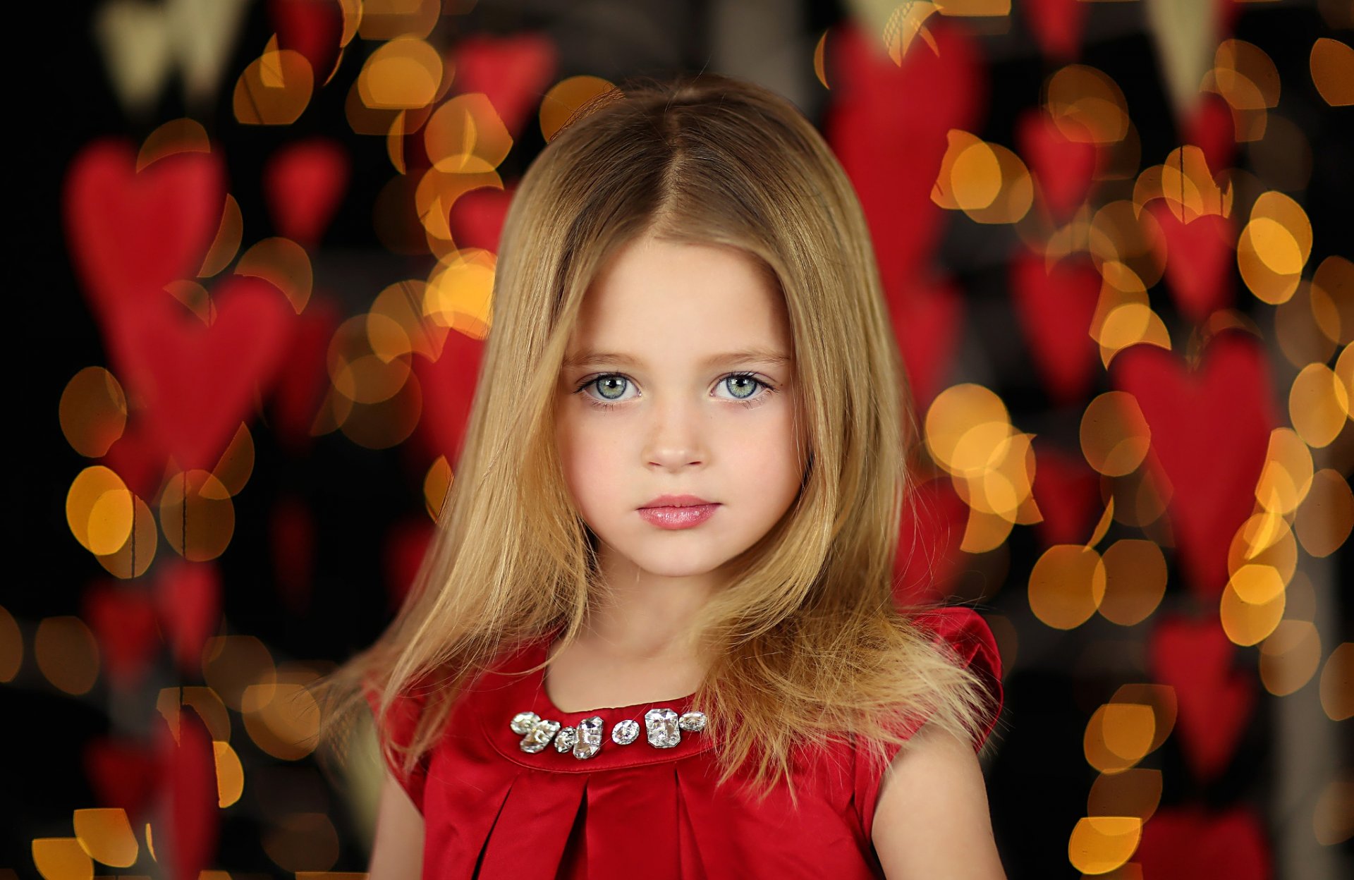 girl portrait hair style decoration dress background bokeh heart