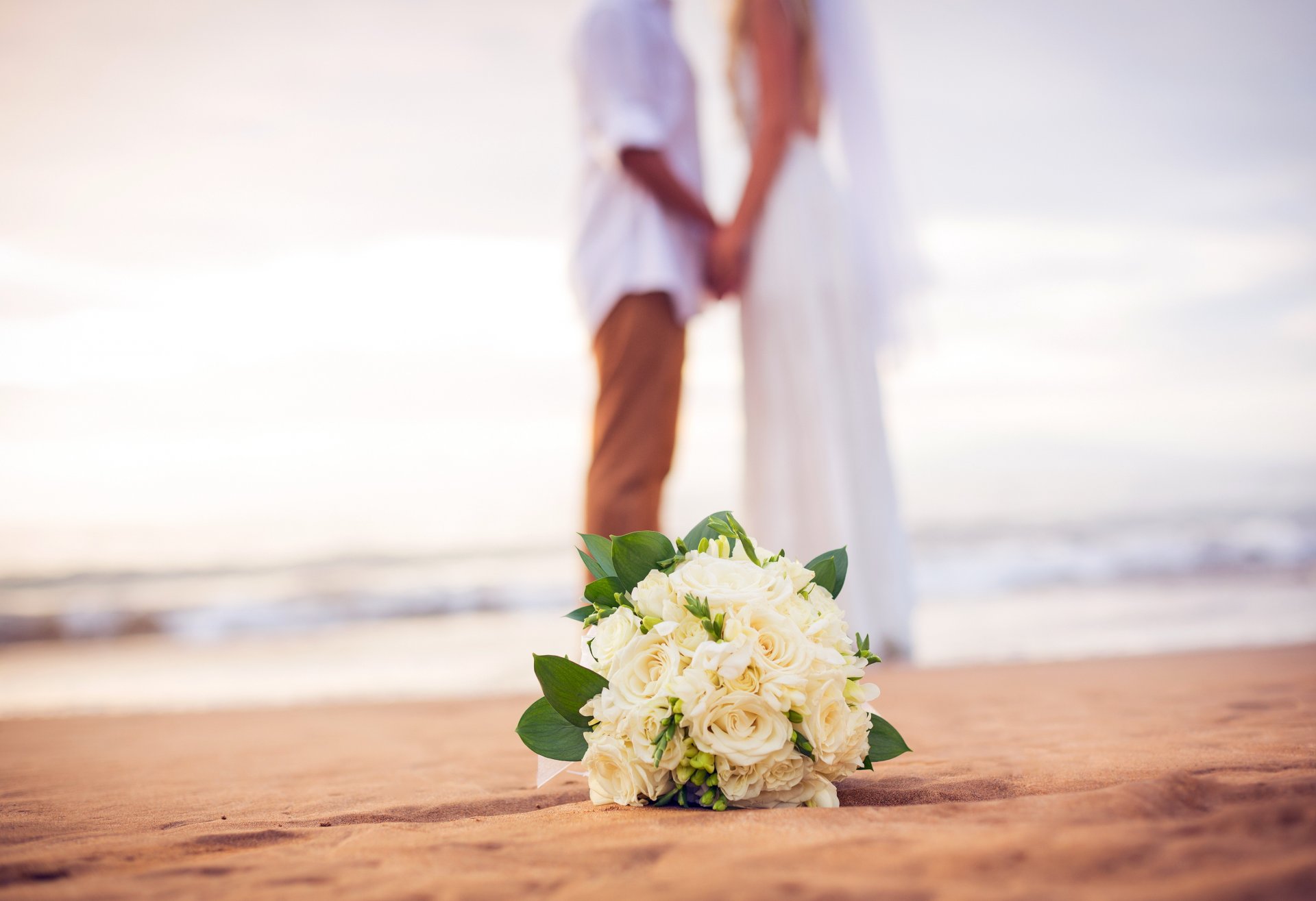 wedding wedding bouquet flowers beach sea just married