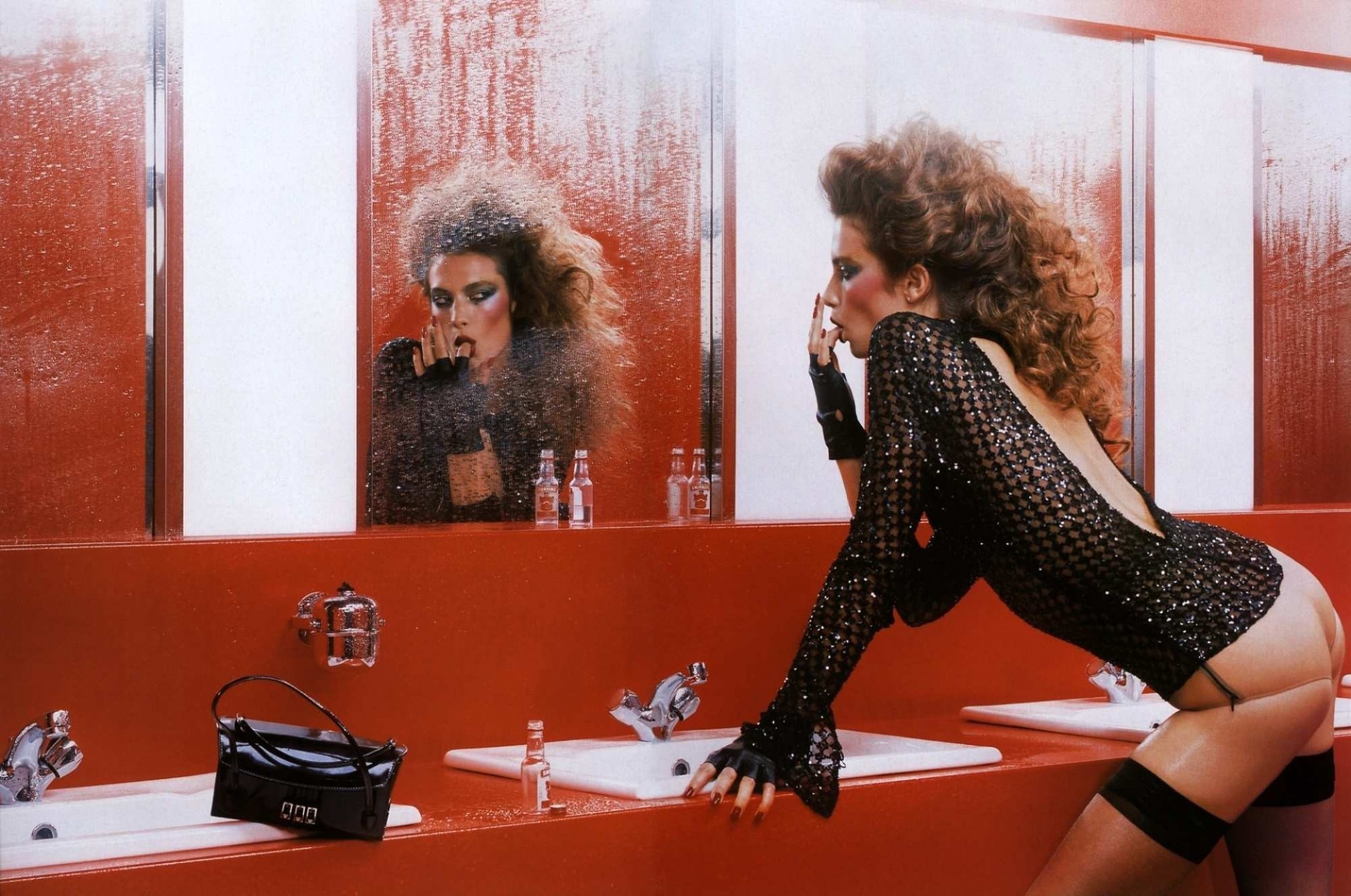 glamour handbag wc mirror