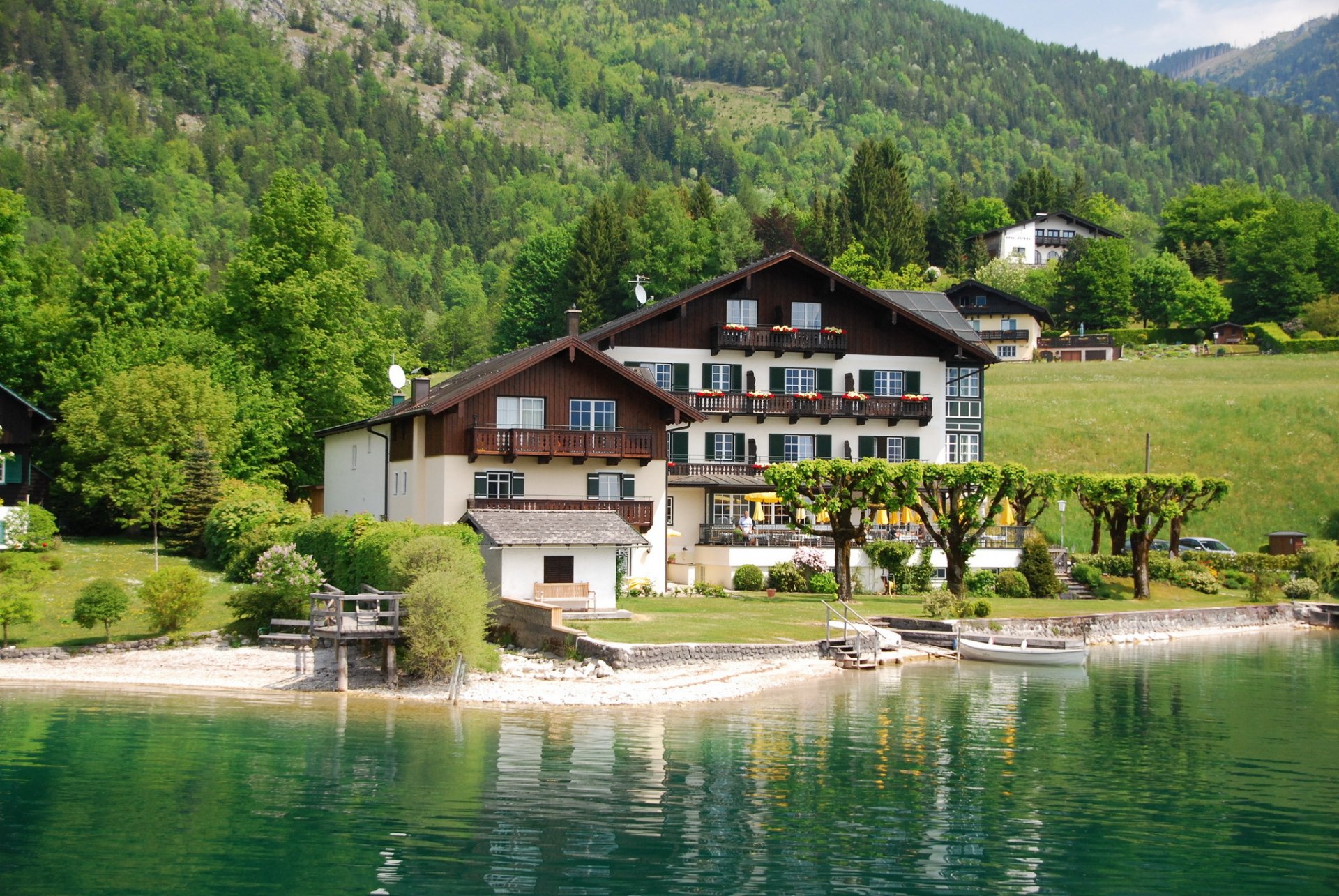 austria houses coast wolfgangsee mansion city photo
