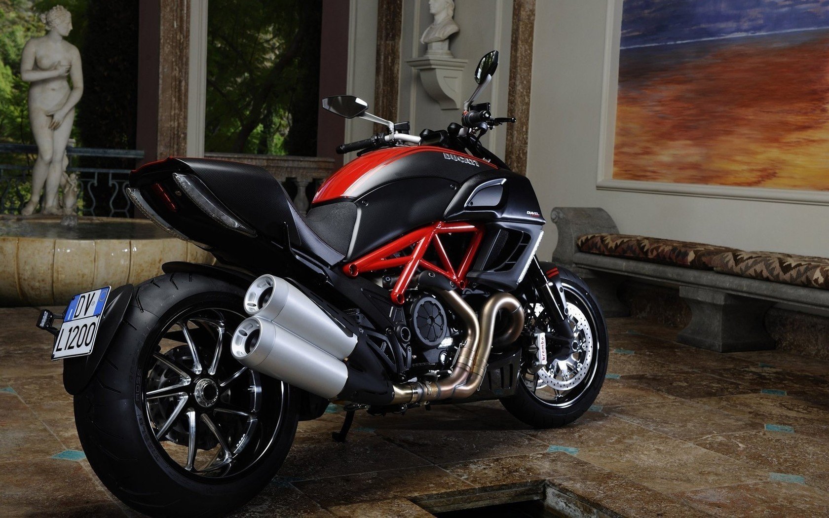 motorcycle moto ducati room i