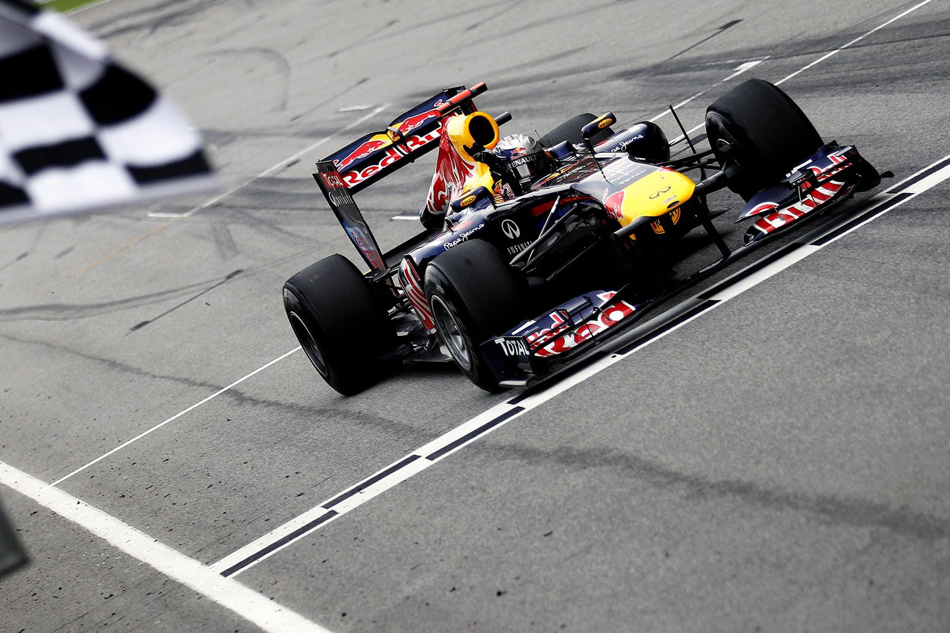 ports wallpapers photos sebastian vettel red bull sports renault car red bull rb7 track track speed race checkered flag finish victory malaysian grand prix international circuit sepang sepang f1 international circuit 2011 f1 formula 1