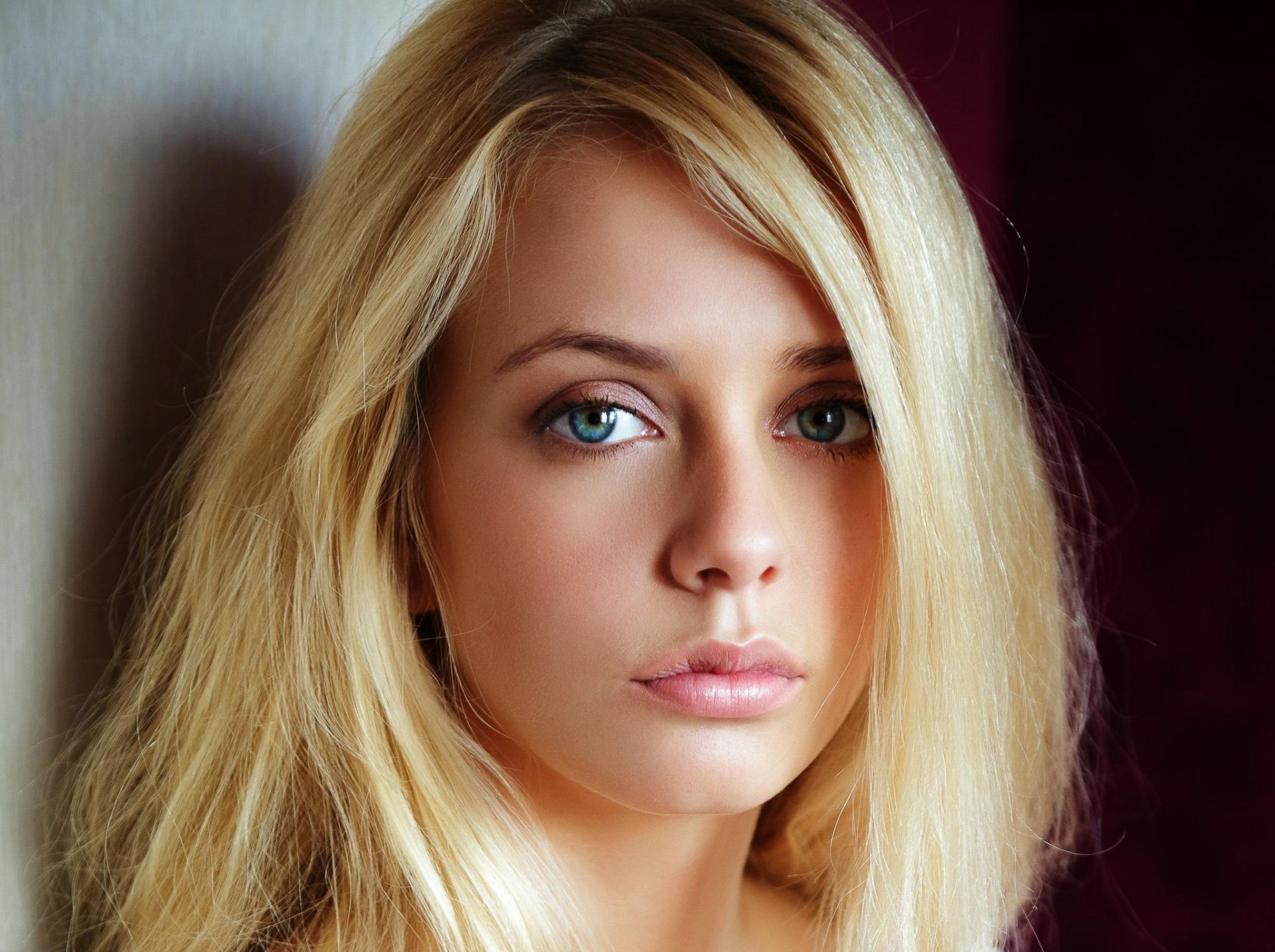 jennifer mackay girl blonde eyes lips face