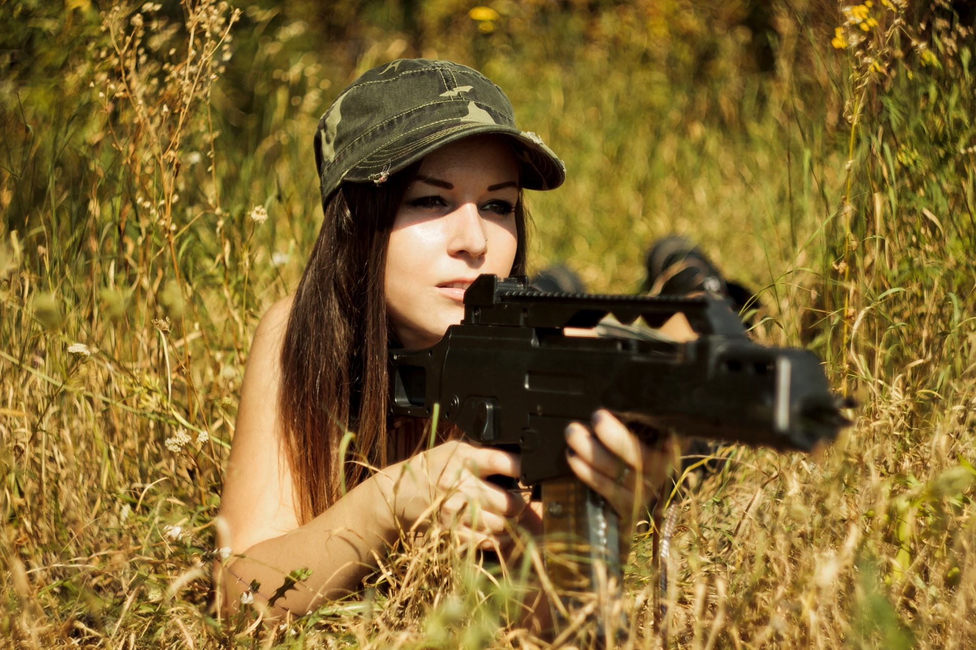 grass girl face hair cap weapon assault automatic rifle heckler-koch hk g36 blur