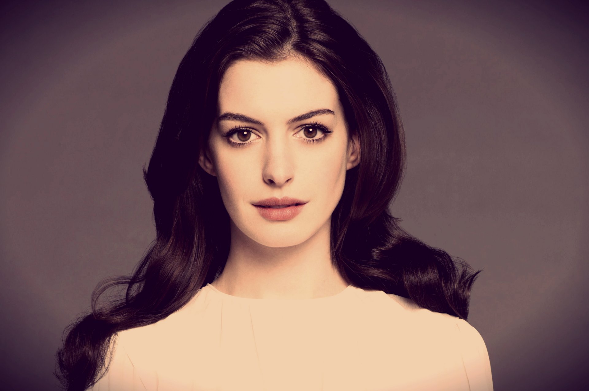 anne hathaway anne hathaway actress face styled hair look