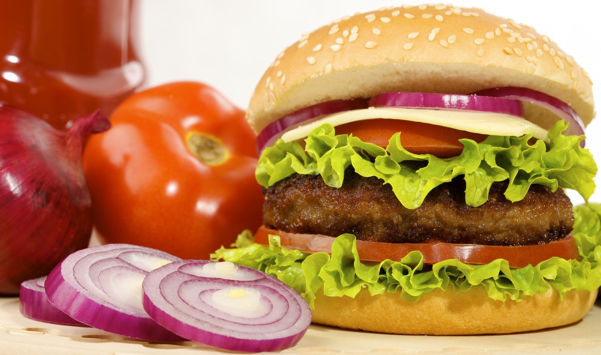 hamburger fast food fast food bun tomatoes cutlet cheese onion lettuce leave