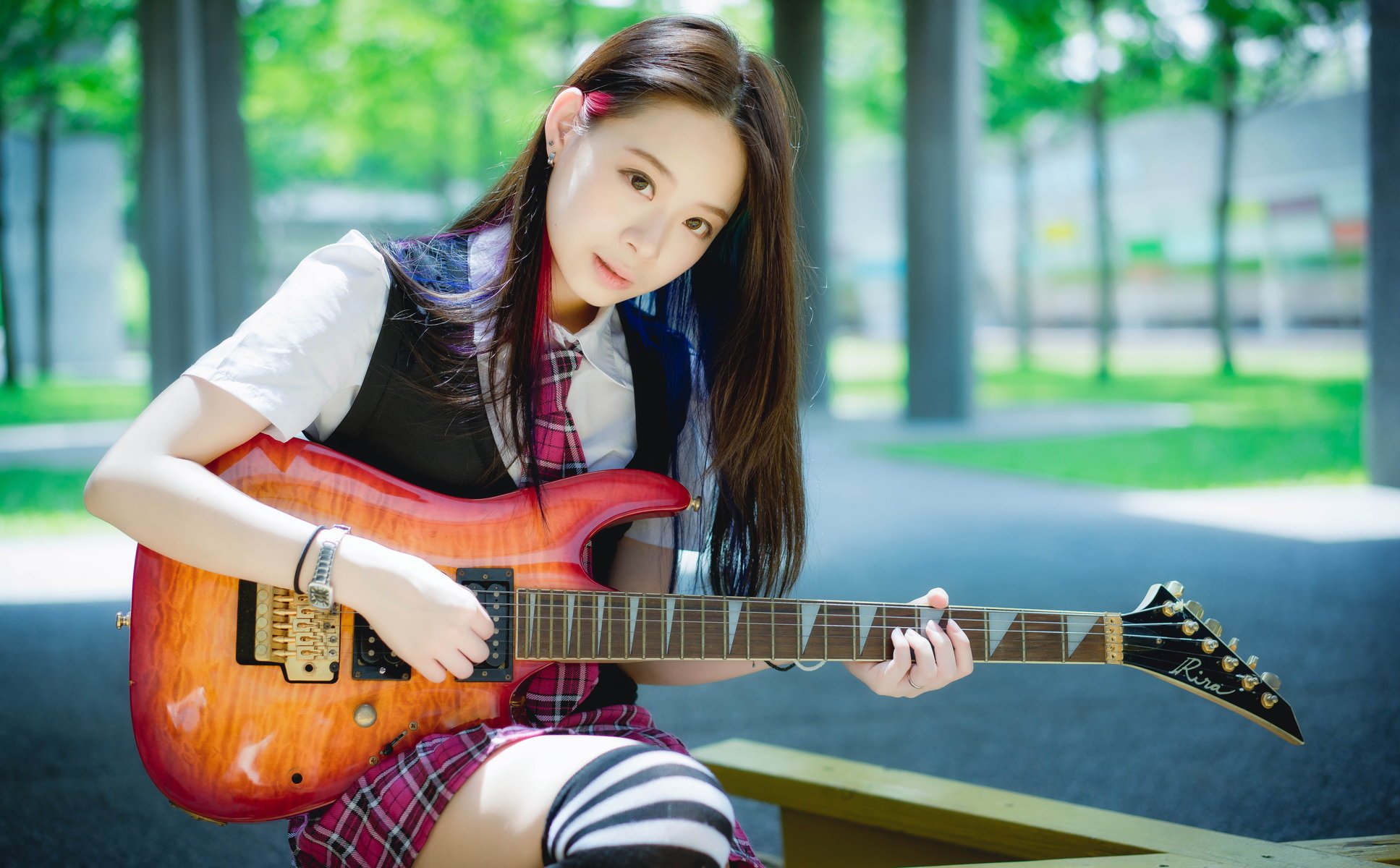 guitarist east girl