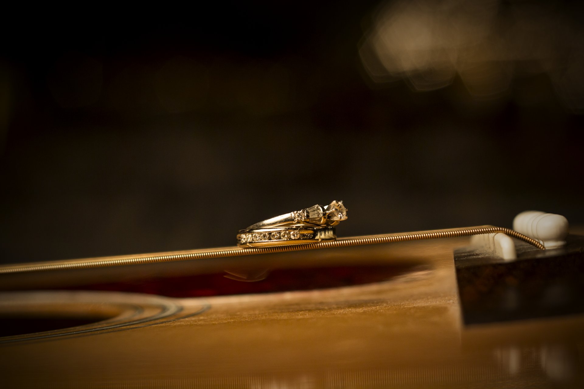 rings string close up