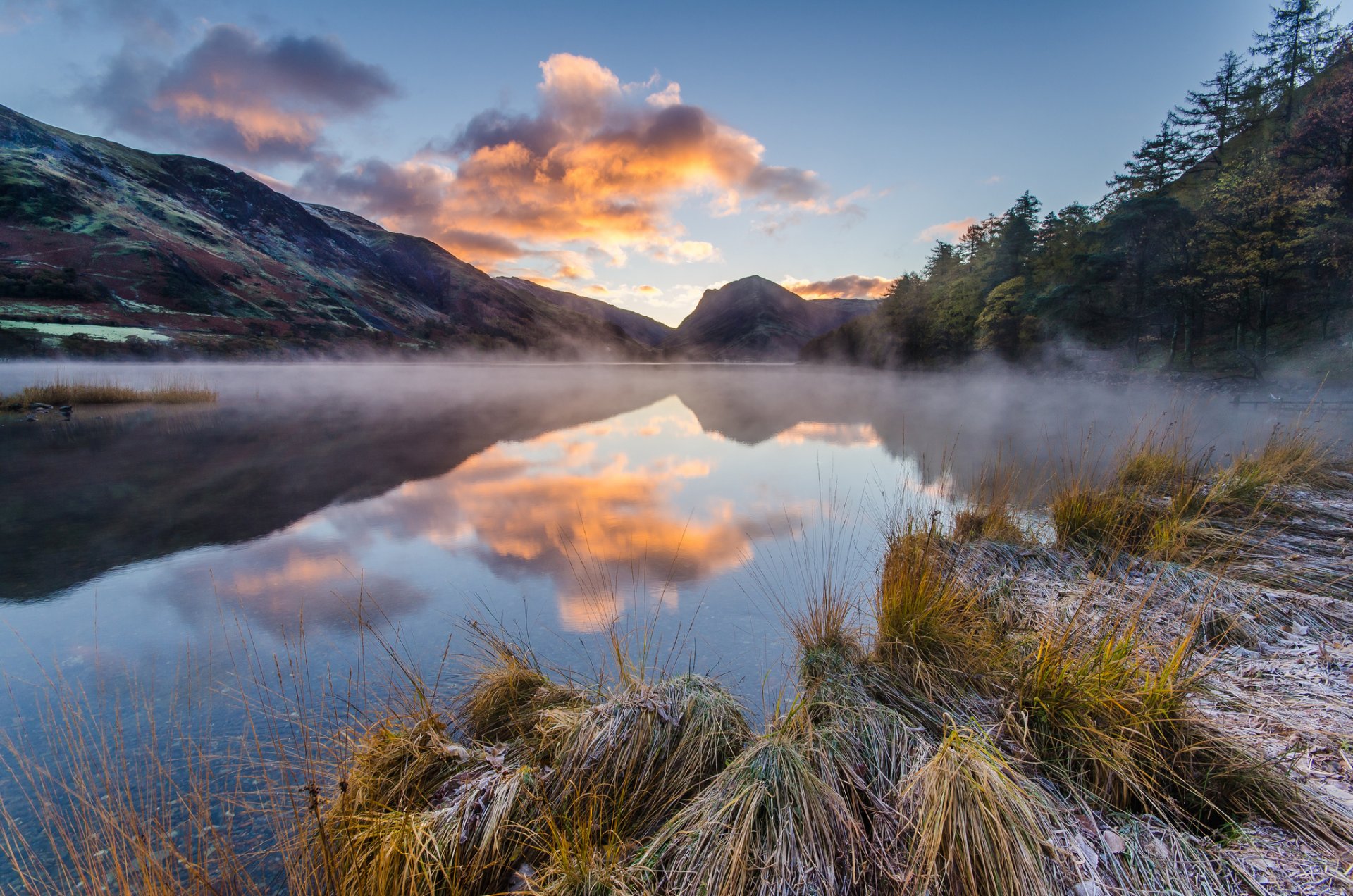 mountain lake reflection fog morning frost